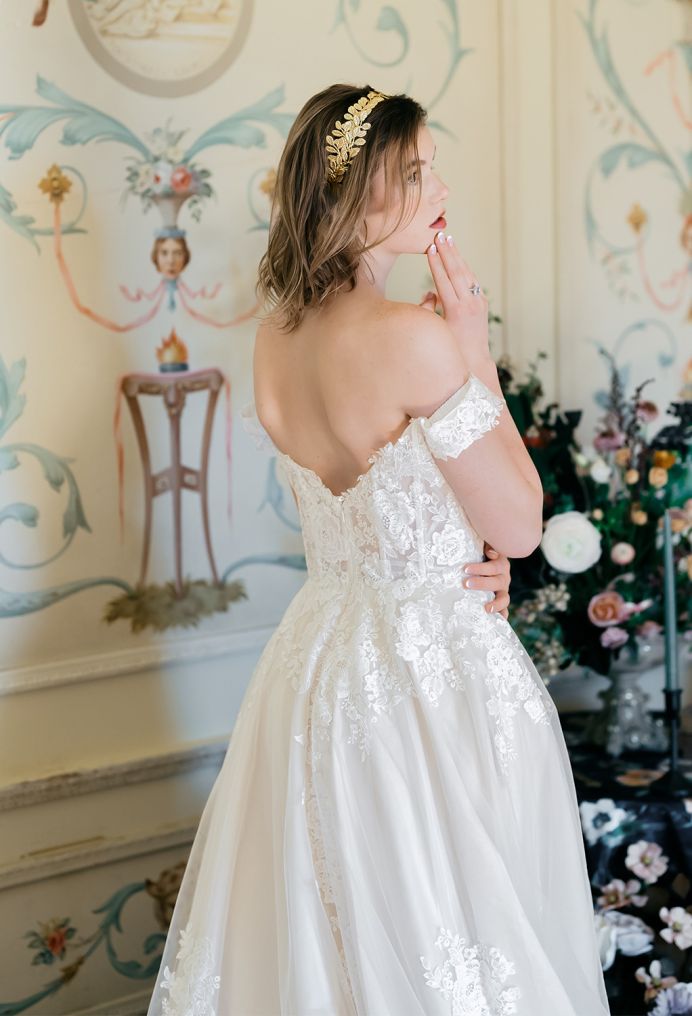 AW Pope Wedding Wedding Dresses image3