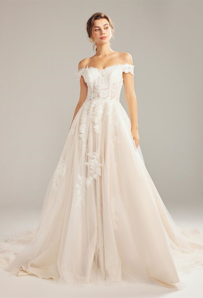 AW Pope Wedding Wedding Dresses image4
