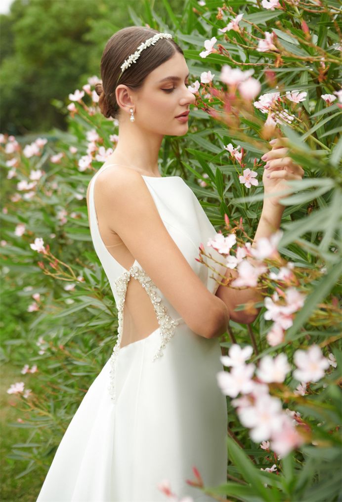 AW Gurkhan Wedding Wedding Dresses image3