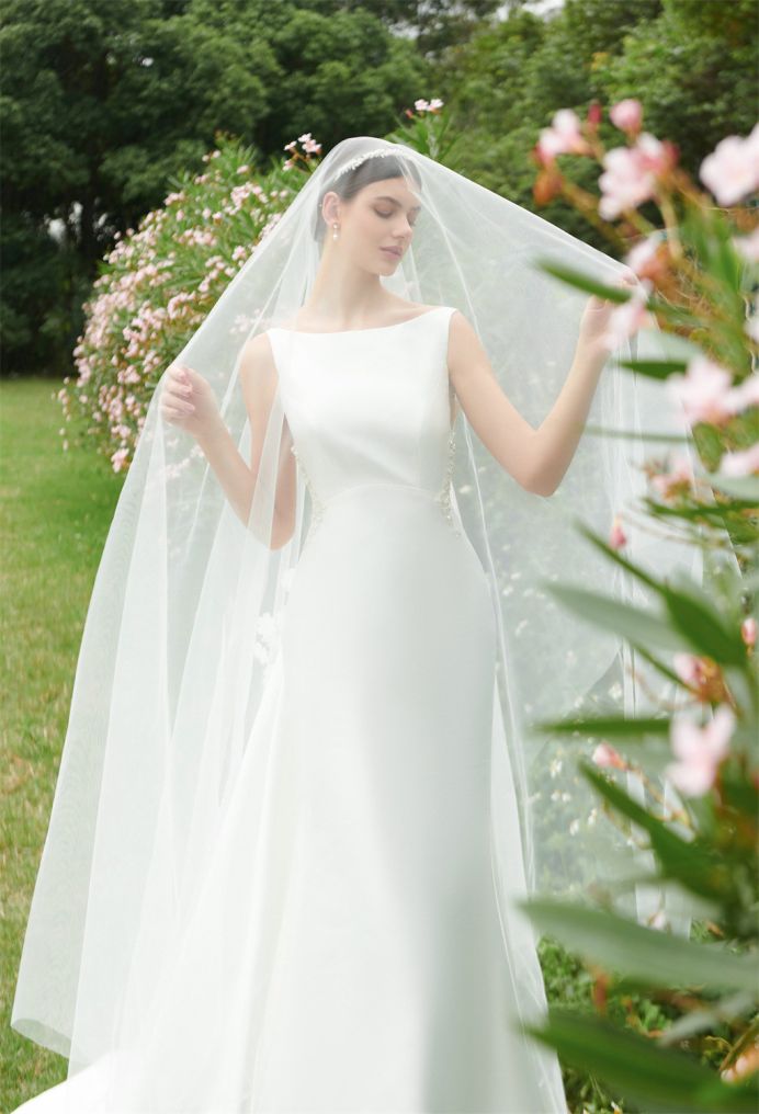 AW Gurkhan Wedding Wedding Dresses image4