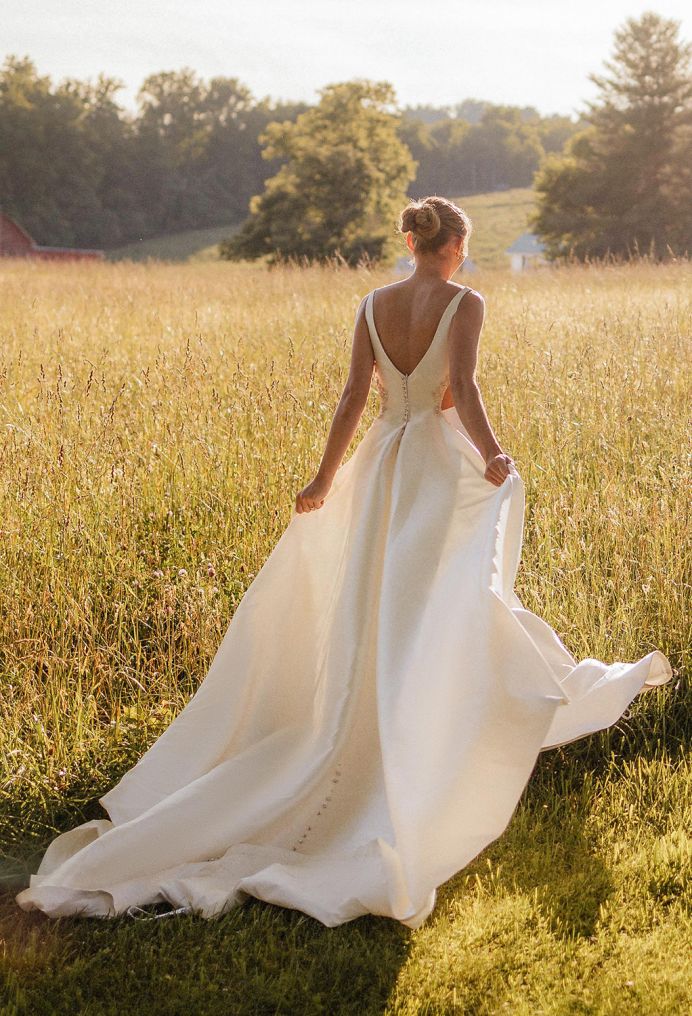 AW Gurkhan Wedding Wedding Dresses image5