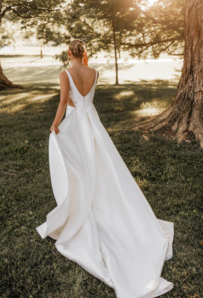 AW Gurkhan Wedding Wedding Dresses image6