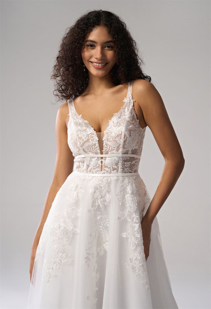 AW Core Wedding Wedding Dresses image3