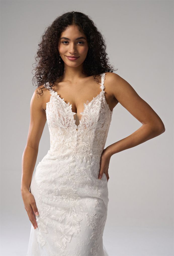 AW Clast Wedding Wedding Dresses image3