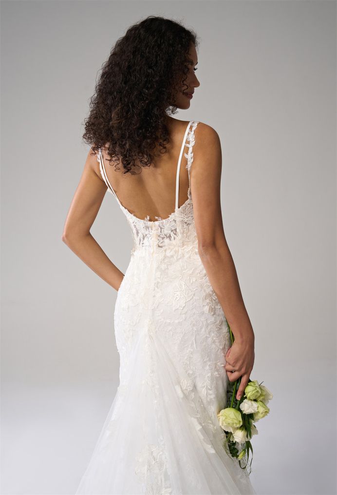 AW Clast Wedding Wedding Dresses image4