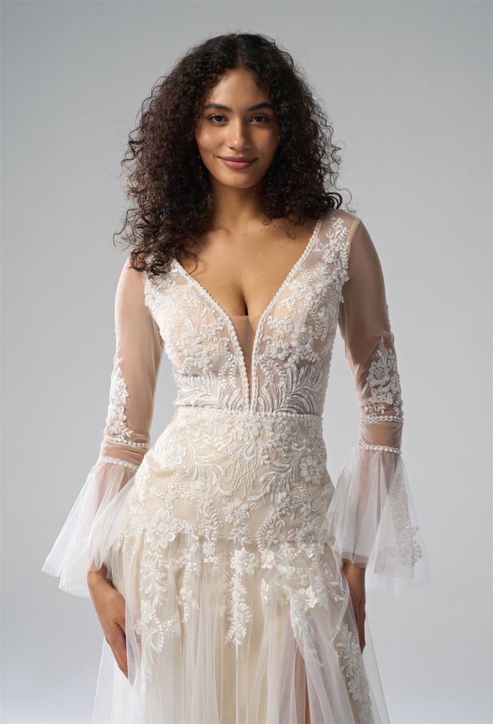AW Pomposo Wedding Wedding Dresses image3