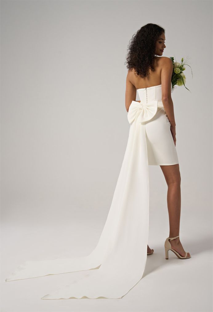 AW Shinobue Wedding Wedding Dresses image2