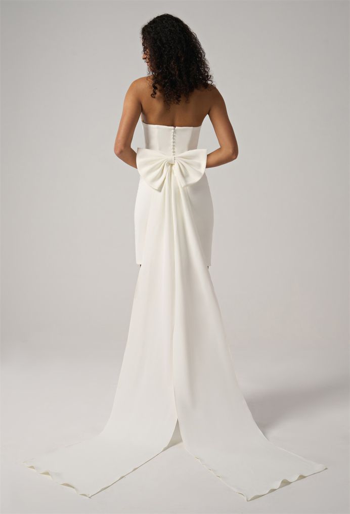 AW Shinobue Wedding Wedding Dresses image6