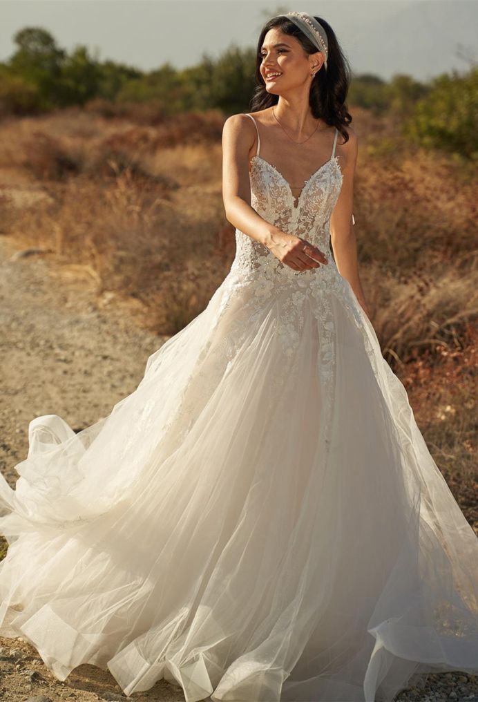 AW Lucia Wedding Wedding Dresses image3