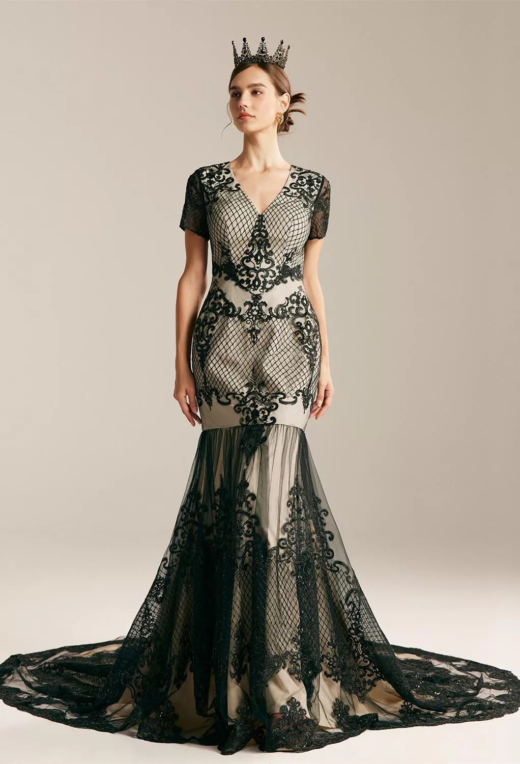 black lace wedding dress uk Polina Ivanova Atelier | Verona in Chantilly lace